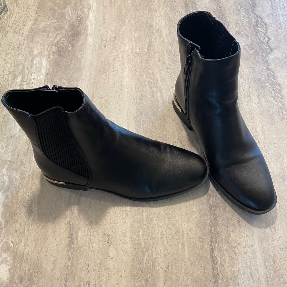 Nine West Black ankle booties